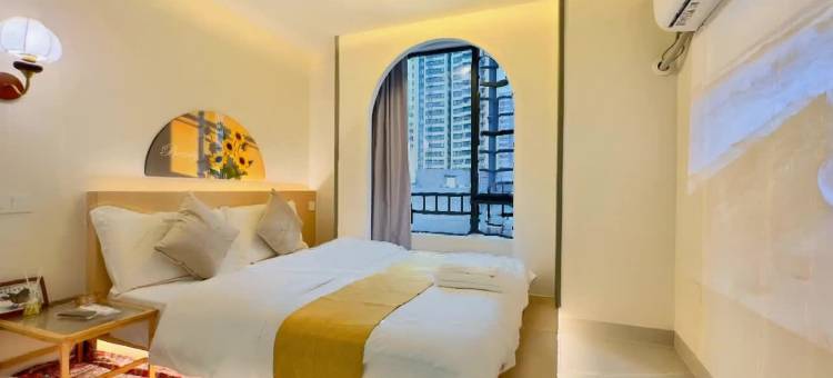 寻光轻奢·投影公寓(南宁龙湖青秀天街店)图片