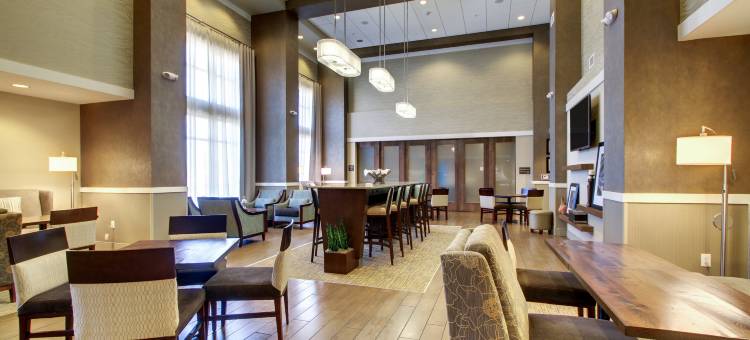 希尔顿欢朋套房酒店-密尔沃基西(Hampton Inn & Suites Milwaukee West)图片