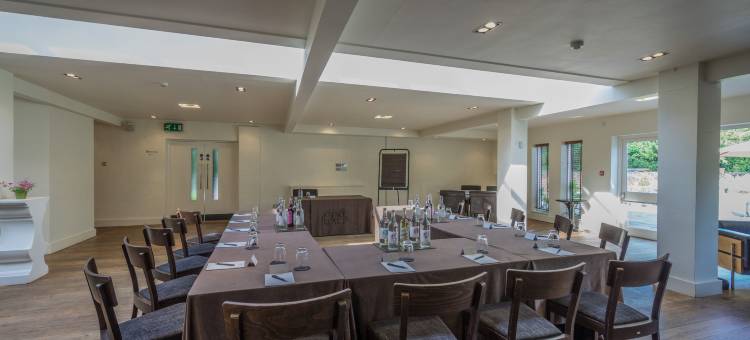 斯托克城广场(Stoke Place- Part of the Cairn Collection)图片