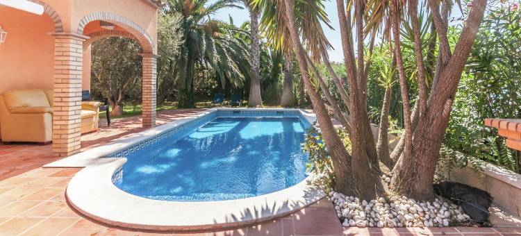 Relaxing Villa Steps from Beach图片
