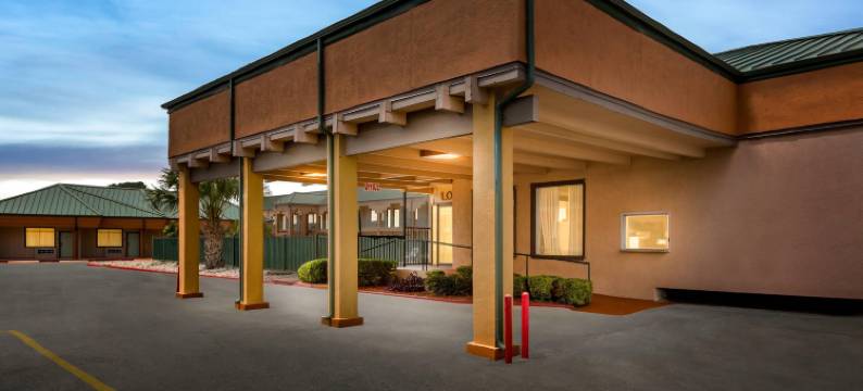 德里奥伊克诺旅馆(Econo Lodge Del Rio)图片