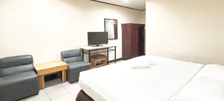 Hotel Pasar Besar RedPartner near Tugu Pahlawan图片