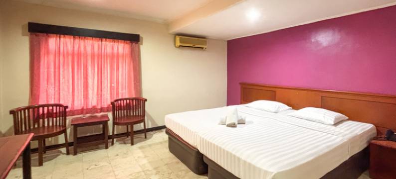 Hotel Pasar Besar RedPartner near Tugu Pahlawan图片