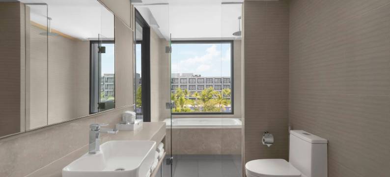 普吉岛查龙湾万怡度假酒店(Courtyard by Marriott Phuket Chalong Bay Resort)图片