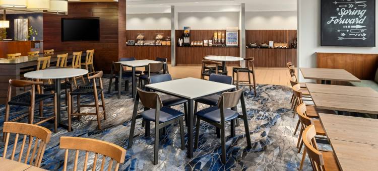 滑铁卢锡达福尔斯万枫酒店及套房(Fairfield Inn & Suites Waterloo Cedar Falls)图片