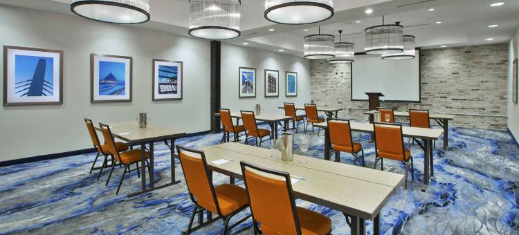 密尔沃基市中心万枫酒店及套房(Fairfield Inn & Suites Milwaukee Downtown)图片