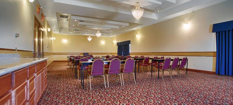 奥瓦索 US-169 凯艺套房酒店(Quality Inn & Suites Owasso US-169)图片