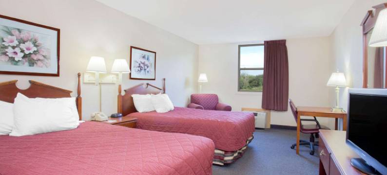 安哥拉-弗里蒙特地区华美达酒店(Ramada by Wyndham Angola/Fremont Area)图片