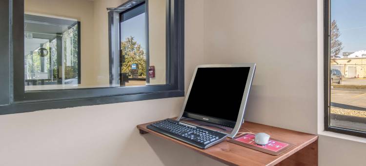 罗德威套房旅馆(Rodeway Inn & Suites)图片