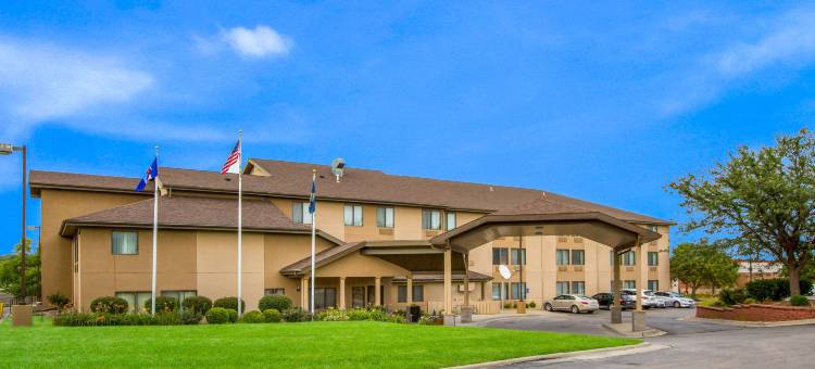 劳伦斯大学区凯艺套房酒店(Quality Inn & Suites Lawrence - University Area)图片