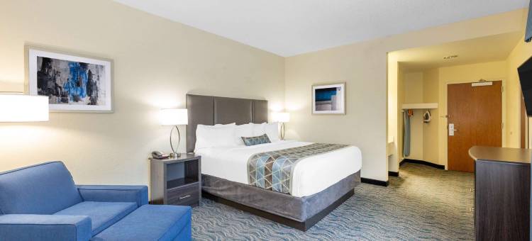 德梅因机场呗盟套房酒店(Baymont by Wyndham des Moines Airport)图片