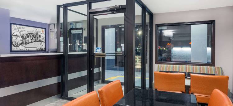 洛克斯特格罗夫温德姆速8酒店(Super 8 by Wyndham Locust Grove)图片