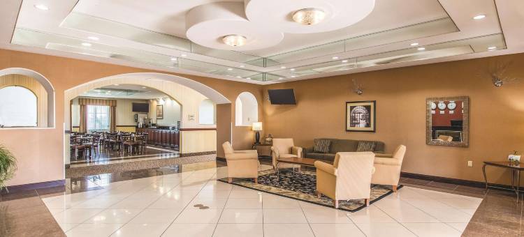 布里奇波特拉昆塔温德姆套房酒店(La Quinta Inn & Suites by Wyndham Bridgeport)图片