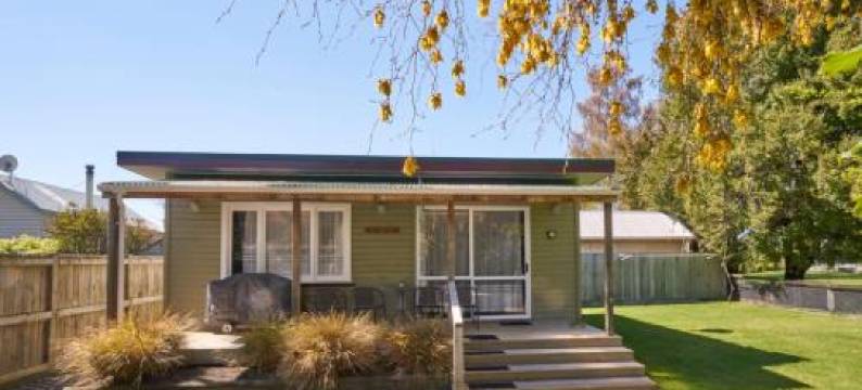 Accommodation Fiordland the Bach - One Bedroom Cottage at 226B Milford Road图片