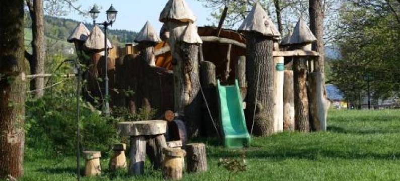 罗帕庄园酒店(Gościniec Dworski w Ropie - Pokoje gościnne)图片