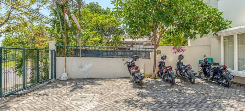 红多兹酒店-近泗水UNTAG(RedDoorz Near Untag Surabaya)图片