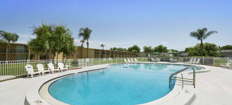 温特哈文佛罗里达州豪生酒店(Howard Johnson by Wyndham Winter Haven FL)图片