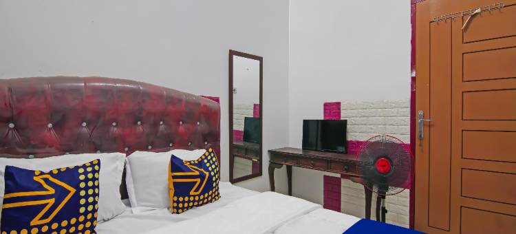 O酒店普特里伊斯兰旅馆靠近SPBU林博潘长(Hotel O Putri Guest House Syariah Near Spbu Rimbo Panjang)图片