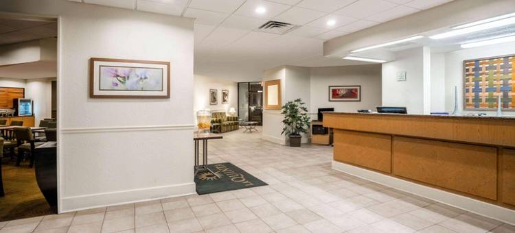 纳什维尔机场奥普里兰拉昆塔温德姆套房酒店(La Quinta Inn & Suites by Wyndham Nashville Airport/Opryland)图片