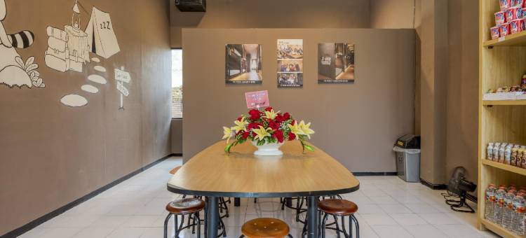 红多兹青年旅馆-近玛琅火车站3号(Reddoorz Hostel Near Malang Train Station 3)图片