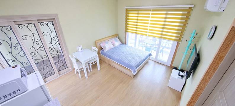 庆州Tohamsanrock度假屋(Gyeongju Tohamsan Rock Bed and Breakfast & Glamping)图片