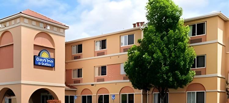 阿尔伯克基机场戴斯套房酒店(Days Inn & Suites by Wyndham Airport Albuquerque)图片