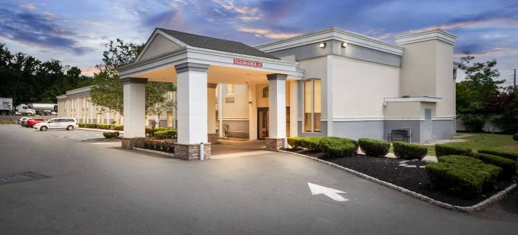 爱迪生品质酒店-新不伦瑞克(Quality Inn Edison-New Brunswick)图片