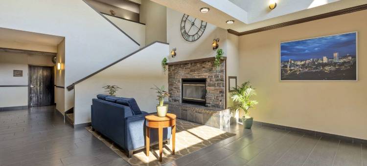 温哥华购物中心附近舒适套房酒店(Comfort Suites Near Vancouver Mall)图片