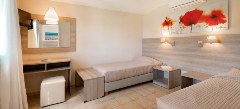 Canvas by Mitsis Messonghi图片