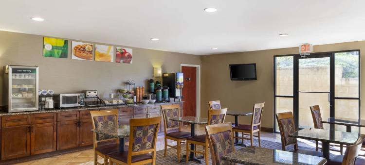 罗利市中心凯艺酒店(Quality Inn Raleigh Downtown)图片