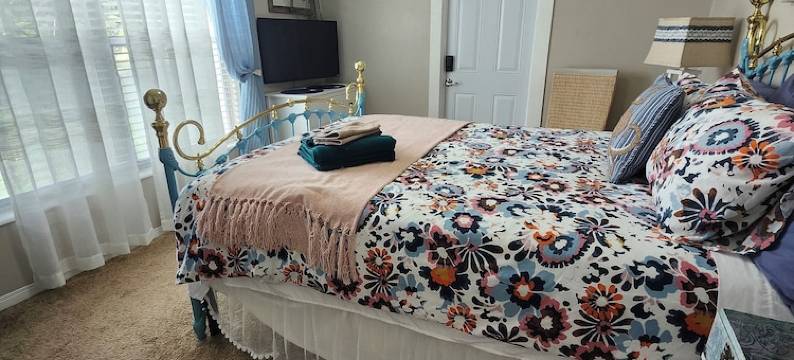 Adorable Sunny Priv. Entrance Suite & Bathroom w/ Patio Close to Beach & Center图片