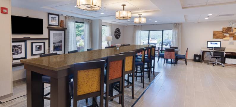 希尔顿欢朋酒店-卡温顿(Hampton Inn Covington)图片