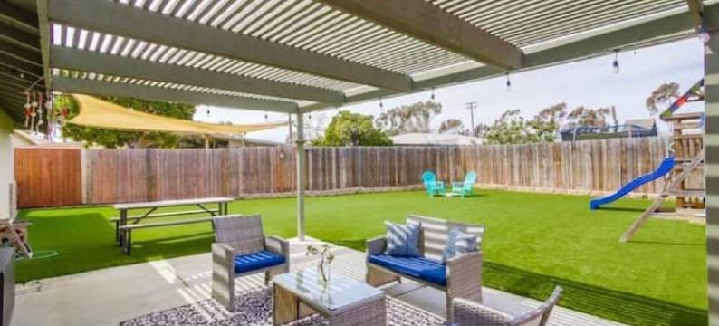 Fun Family Home Minutes to Beach & Legoland with Huge Backyard and a Playground图片