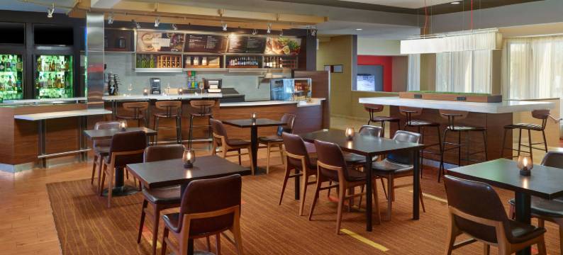 巴吞鲁日阿卡迪恩中心 LSU 区万怡酒店(Courtyard Baton Rouge Acadian Centre/LSU Area)图片