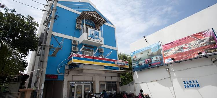 近银河购物中心红门旅馆(RedDoorz Plus Near Galaxy Mall)图片