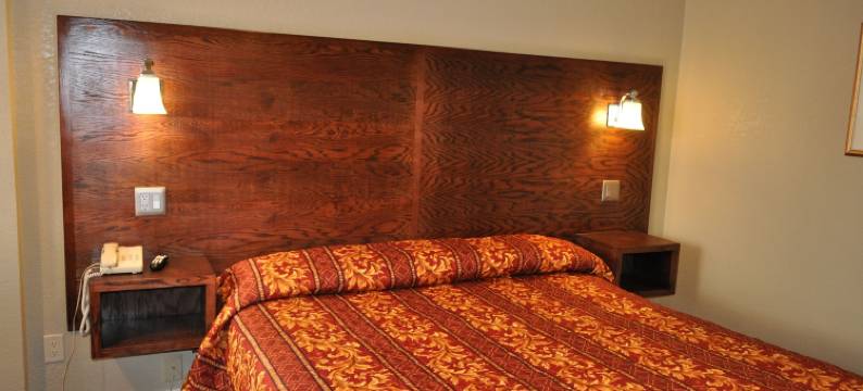 圣克鲁兹里布旅馆(Santa Cruz Inn Riverside)图片