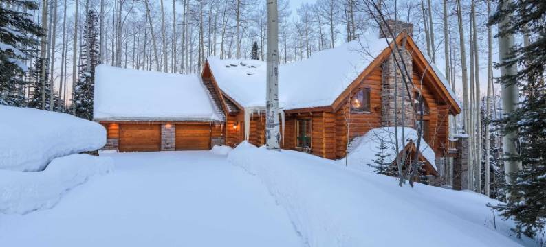 雪堆小屋由Avantstay提供的令人叹为观止的家与优质滑雪通道(Snowdrift Cabin by AvantStay Breathtaking Home w Prime Ski Access)图片