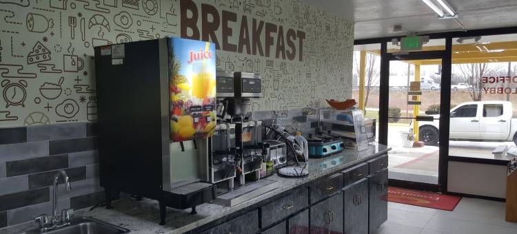 橡树林伊克诺山林小屋(Econo Lodge Oak Grove-Blue Springs)图片