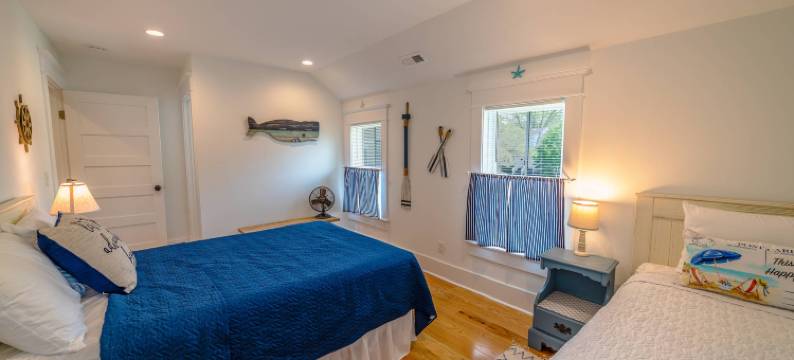 Charming Duplex with Outdoor Space and Bikes - Delightful Beach Escape图片