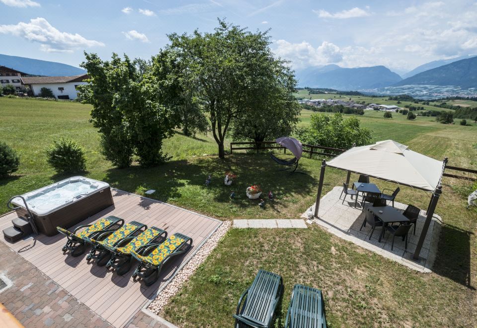 Albergo Bucaneve Hotel Overview