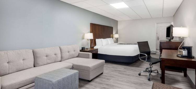 林伍德拉昆塔温德姆酒店(La Quinta Inn by Wyndham Lynnwood)图片