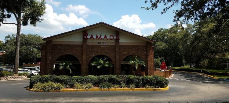 庙台-坦帕北华美达酒店(Ramada by Wyndham Temple Terrace/Tampa North)图片