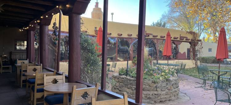 普埃布罗旅舍(El Pueblo Lodge)图片