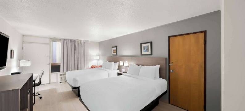 科尔尼会展中心克拉丽奥酒店及套房(Suburban Studios, Kearney)图片