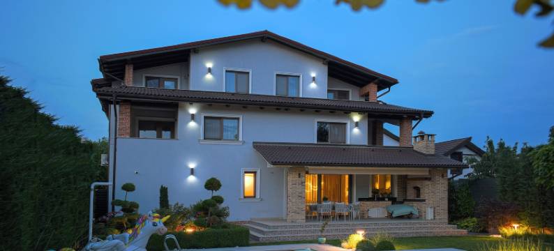 First Apartments图片