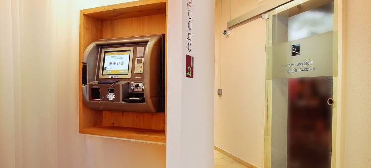 巴塞尔贝斯马特汽车旅馆(B-Smart Motel Basel)图片