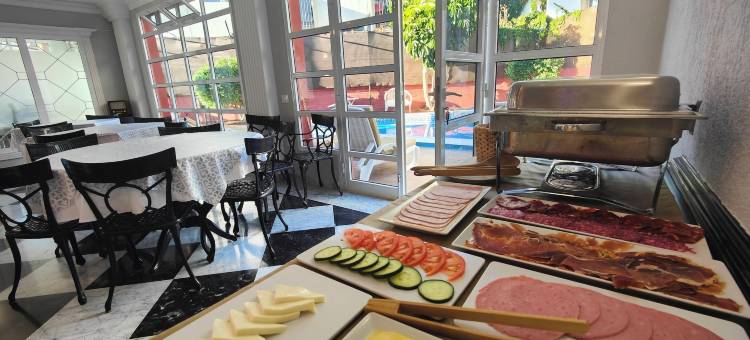 OYO唐坎迪多酒店(Hotel Don Cándido)图片