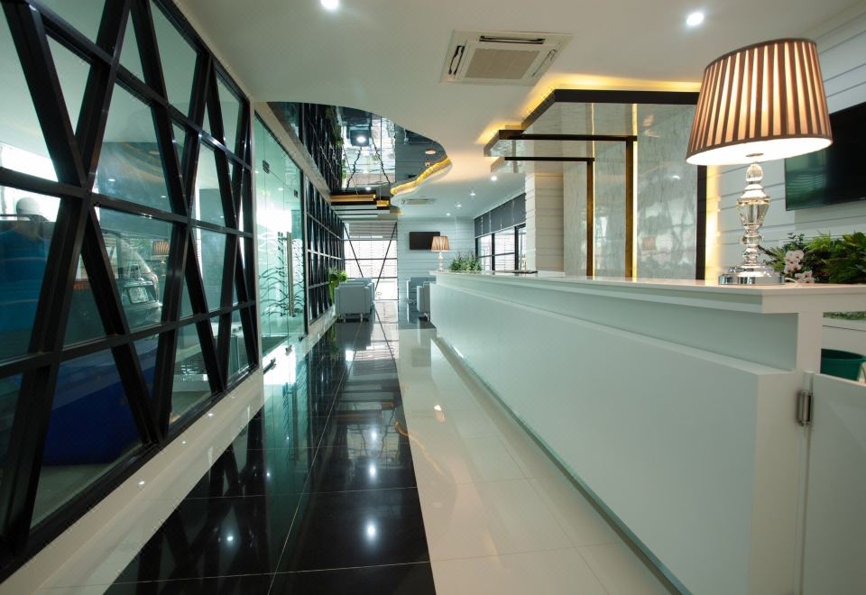 Thanburi Hotel Hotel Overview