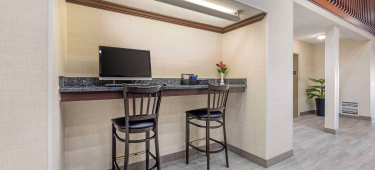 近I-57波旁舒适酒店(Comfort Inn Bourbonnais Near I-57)图片