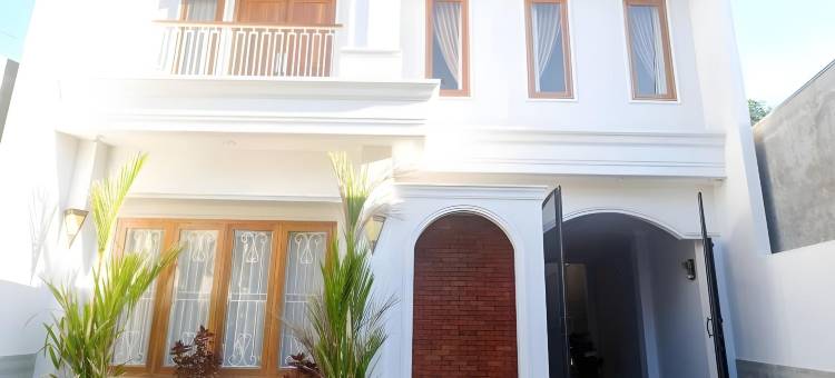 红门酒店·乌尔班景观·清真洛吉阿鲁姆·克拉滕站(Urbanview Syariah Loji Arum Stasiun Klaten by RedDoorz)图片